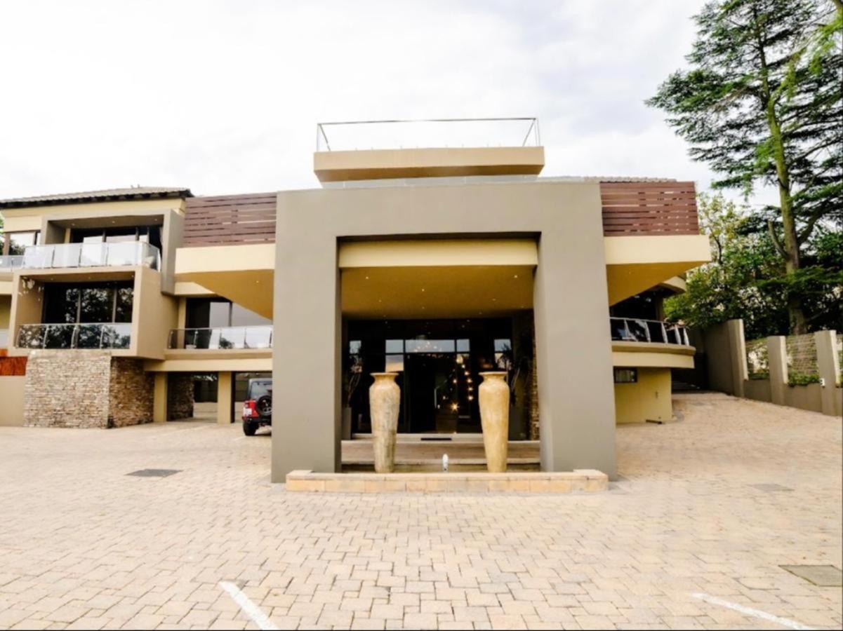 One O Eight Boutique Hotel ベノニ エクステリア 写真