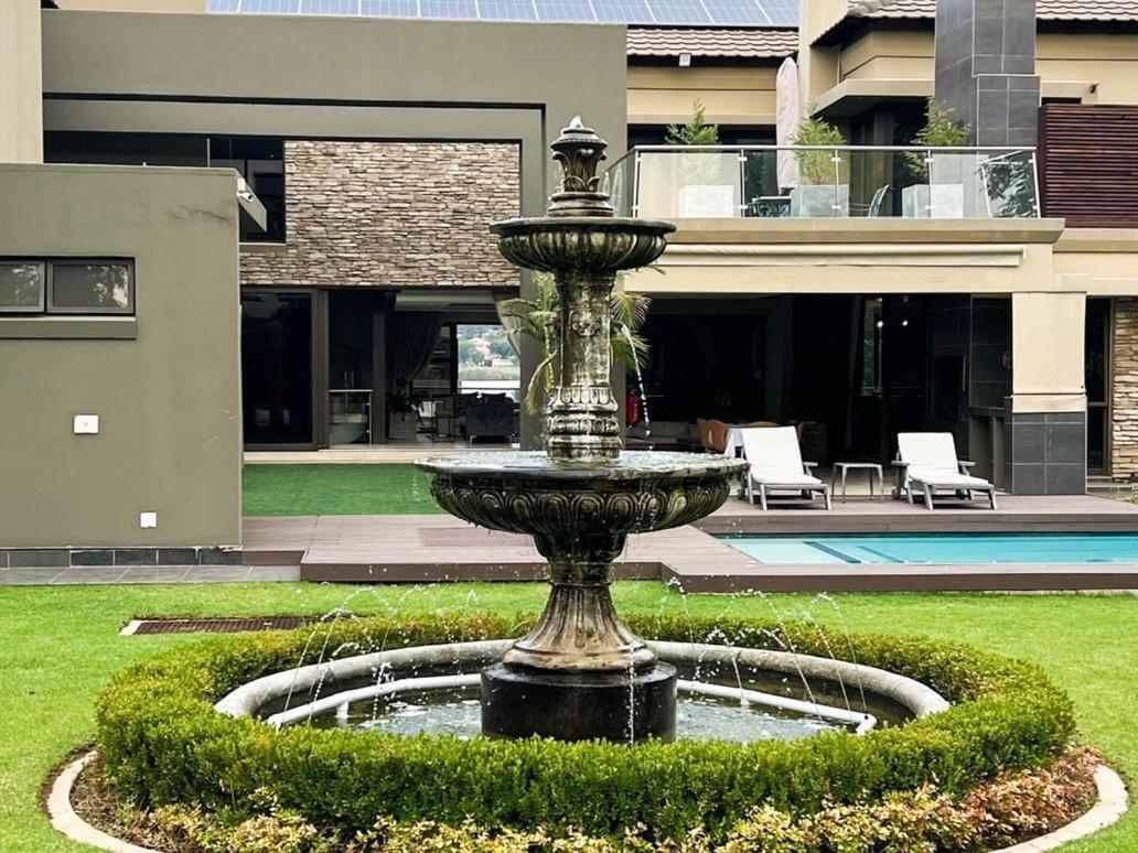 One O Eight Boutique Hotel ベノニ エクステリア 写真