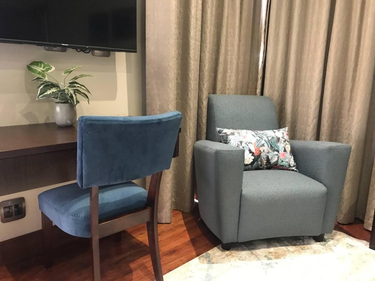 One O Eight Boutique Hotel ベノニ 部屋 写真
