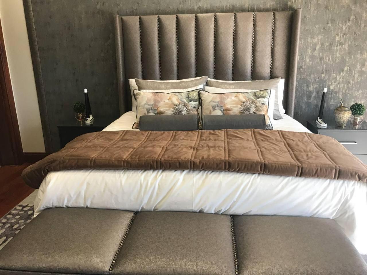 One O Eight Boutique Hotel ベノニ 部屋 写真
