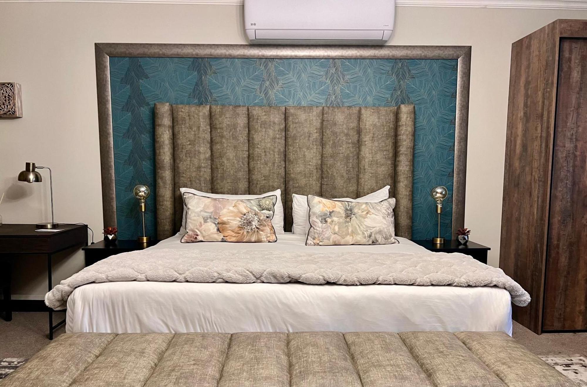 One O Eight Boutique Hotel ベノニ エクステリア 写真