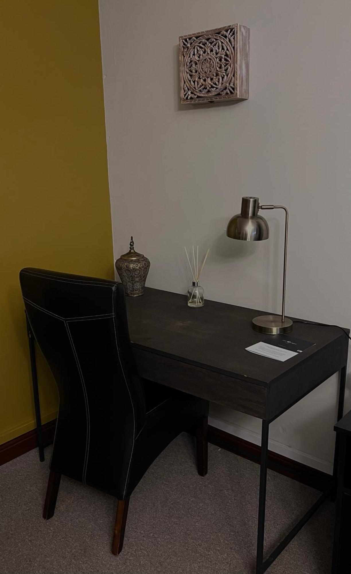 One O Eight Boutique Hotel ベノニ エクステリア 写真