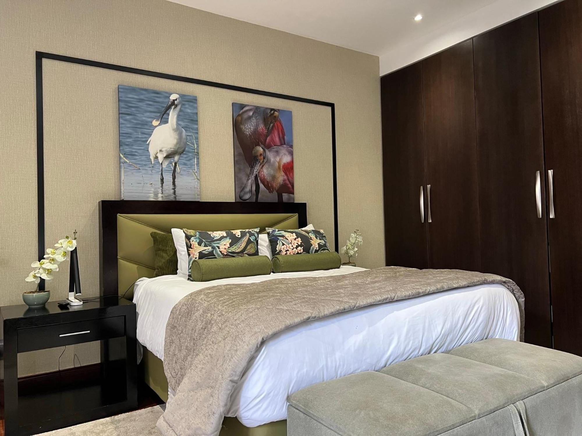 One O Eight Boutique Hotel ベノニ エクステリア 写真