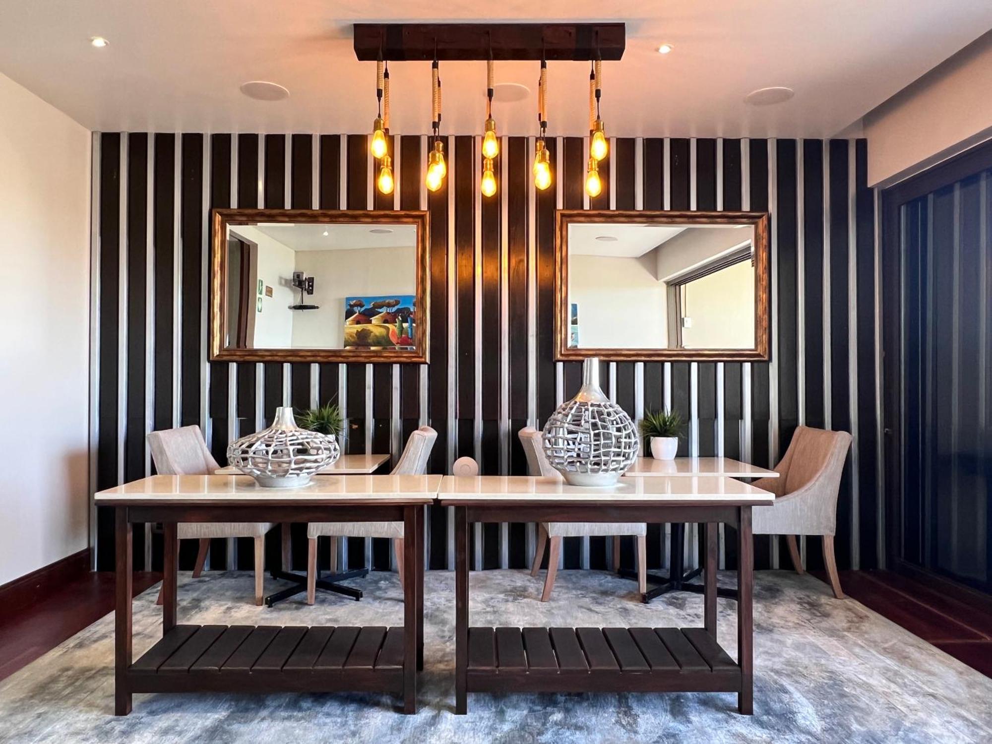 One O Eight Boutique Hotel ベノニ エクステリア 写真