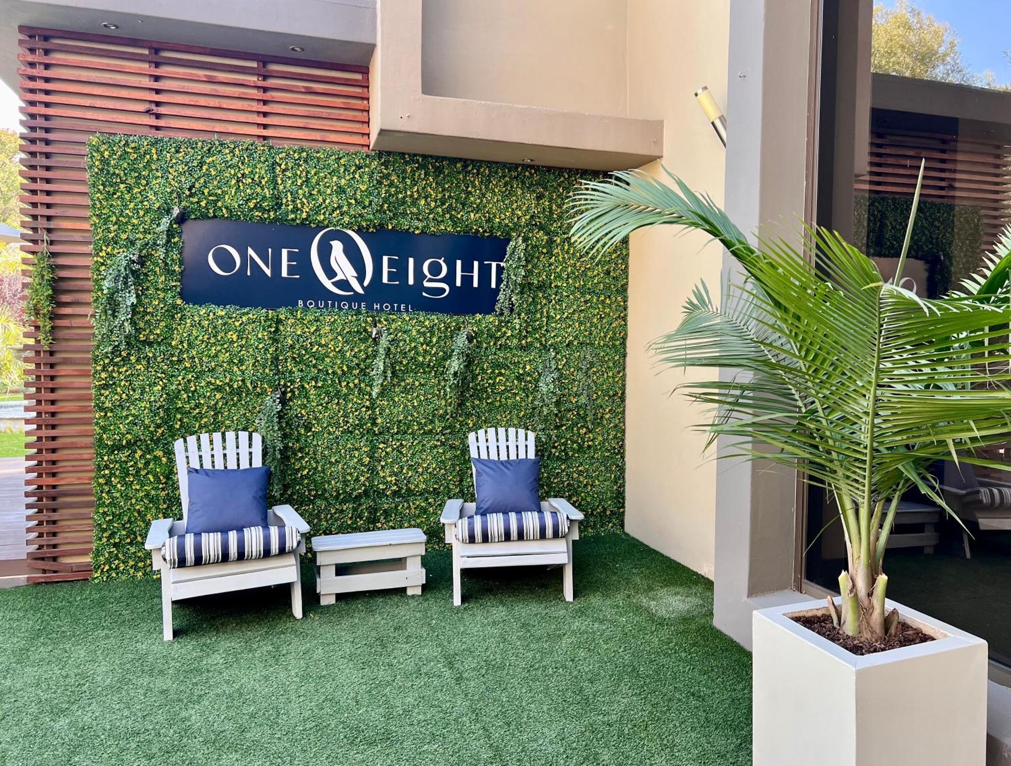 One O Eight Boutique Hotel ベノニ エクステリア 写真